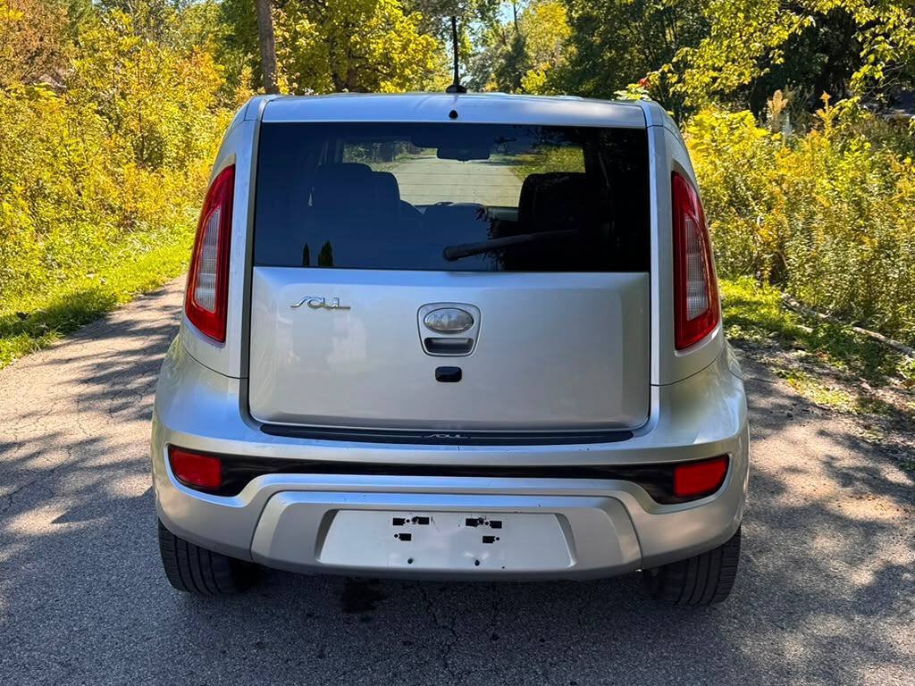 Used 2013 Kia Soul ! w/ Premium Pkg FWD image 6