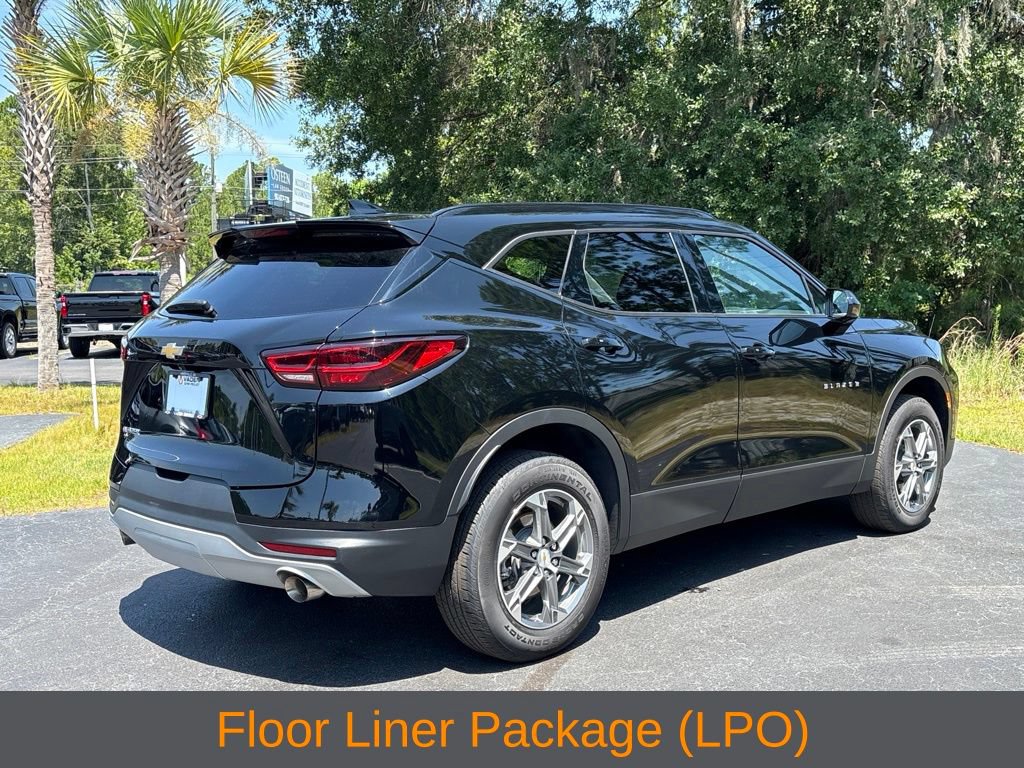 Used 2024 Chevrolet Blazer LT w/ Convenience Package FWD image 5