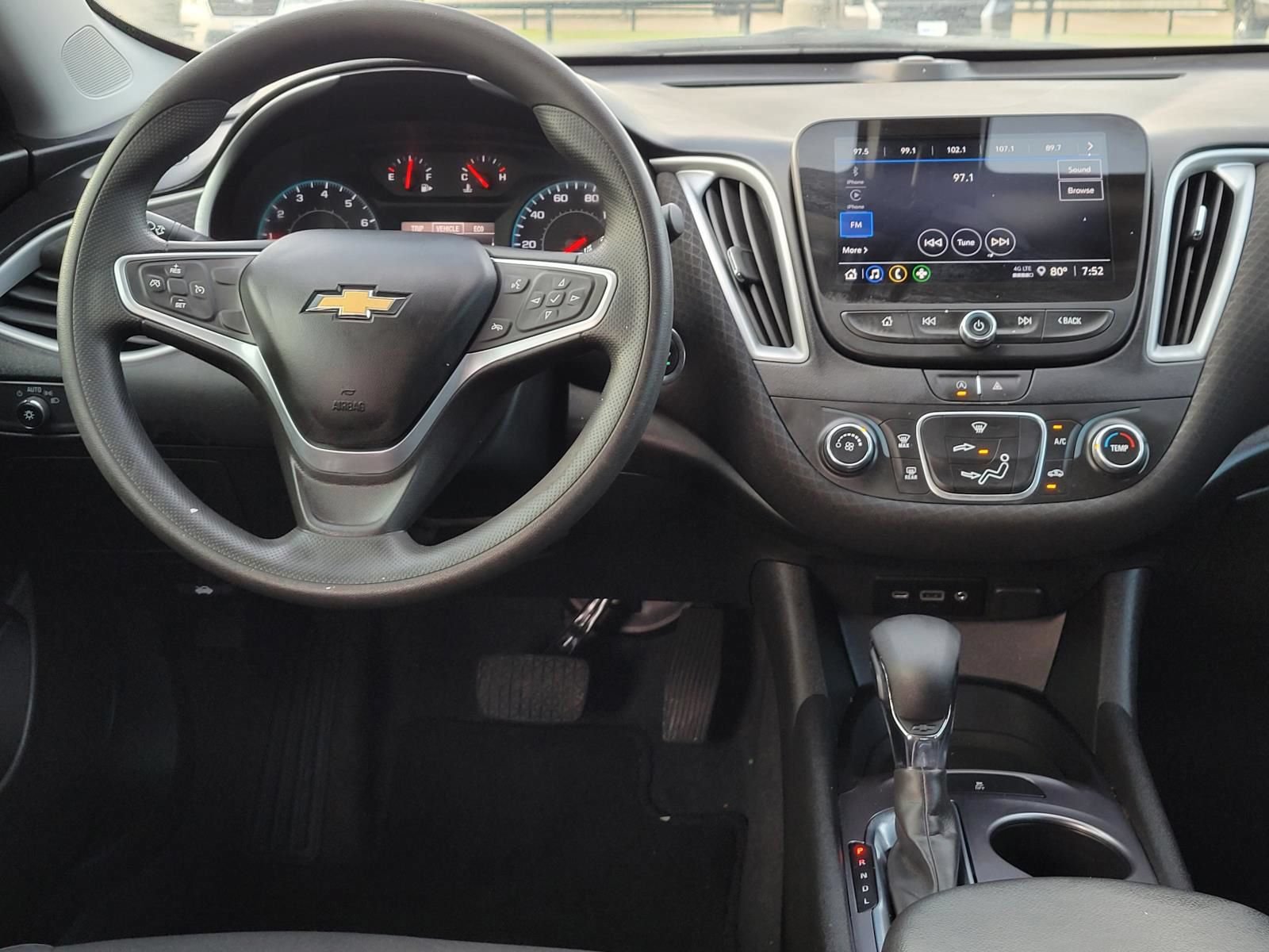 Used 2022 Chevrolet Malibu LS FWD image 16