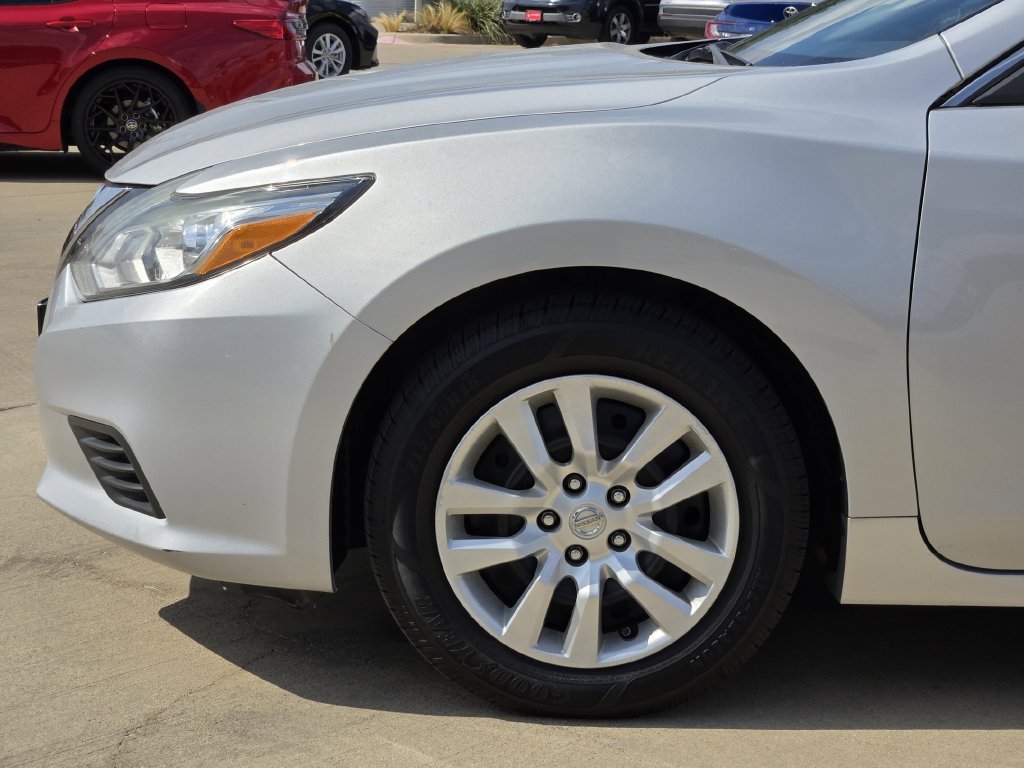 Used 2017 Nissan Altima 2.5 S w/ Power Driver Seat Package FWD image 7