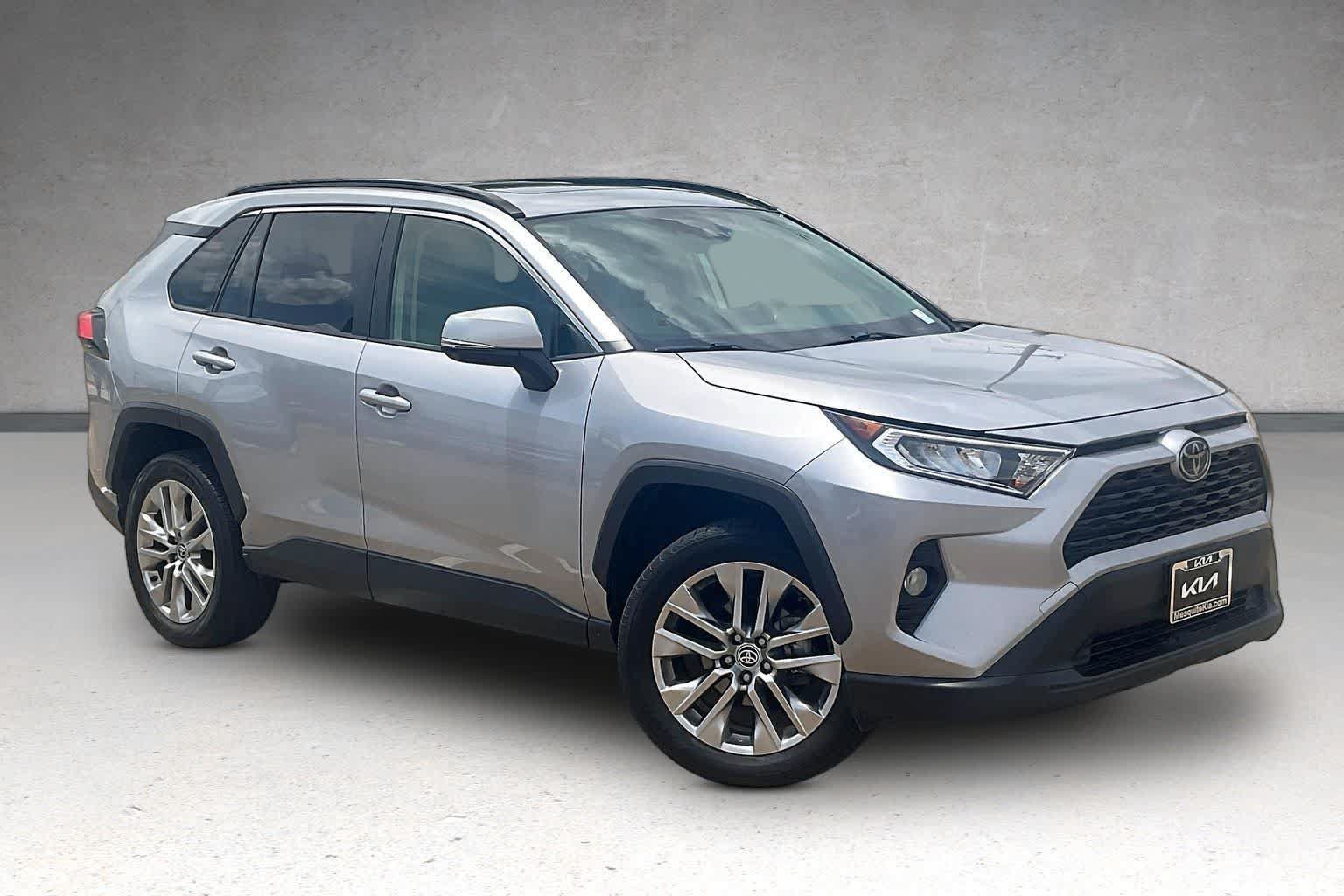 Used 2020 Toyota RAV4 XLE Premium AWD/4WD image 20