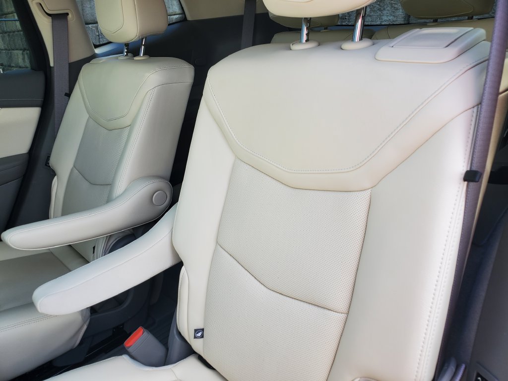 Used 2024 Cadillac XT6 Premium Luxury w/ LPO, Floor Liner Package AWD/4WD image 39