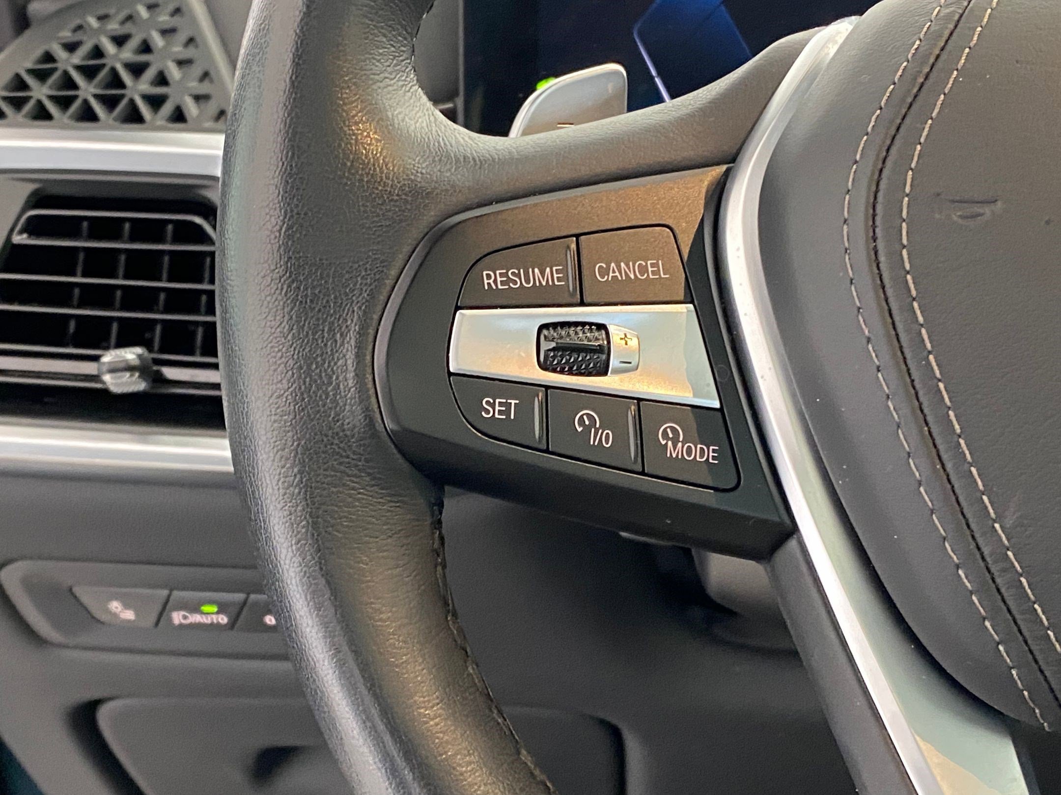 Used 2025 BMW X5 xDrive50e w/ Premium Package image 17