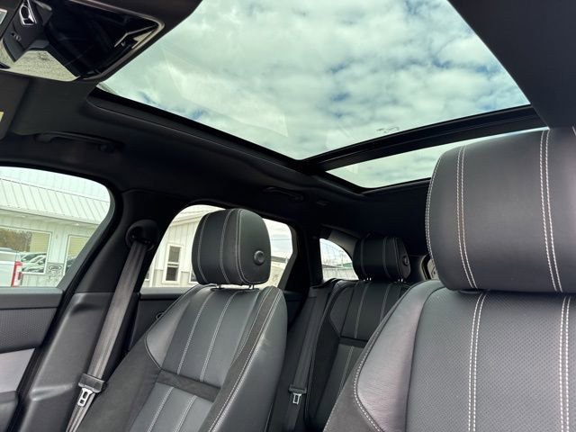 Used 2019 Land Rover Range Rover Velar R-Dynamic SE AWD/4WD image 3
