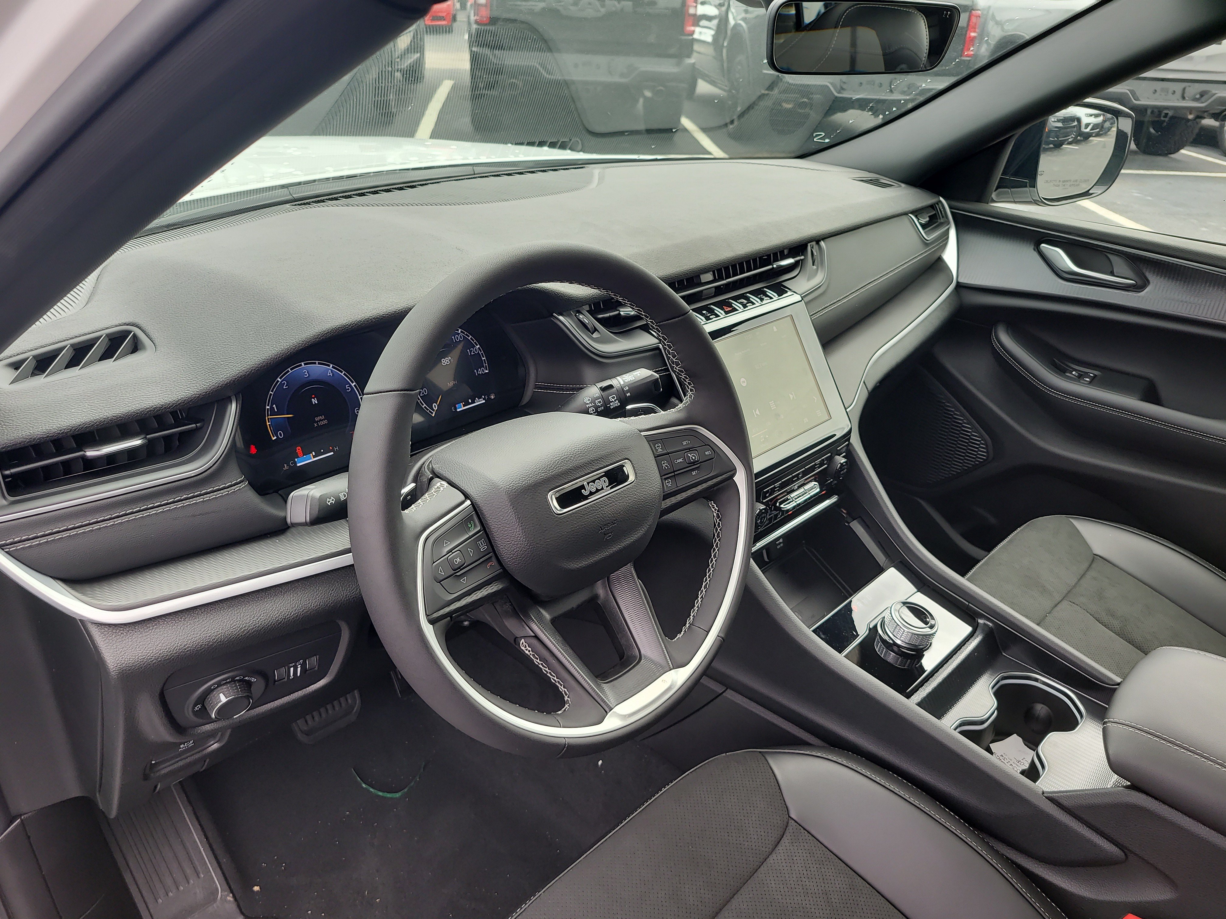 New 2025 Jeep Grand Cherokee Altitude RWD image 15