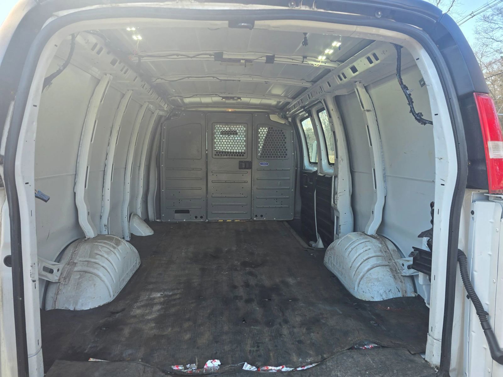 Used 2019 Chevrolet Express 3500 RWD image 6