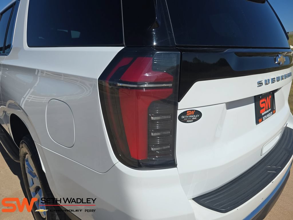 Used 2025 Chevrolet Suburban LT AWD/4WD image 34