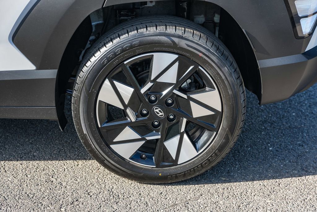 Used 2025 Hyundai Kona SEL AWD/4WD image 11