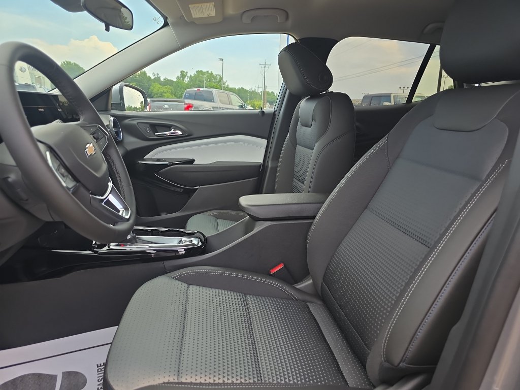 New 2026 Chevrolet Trax LT w/ Driver Confidence Package FWD image 23