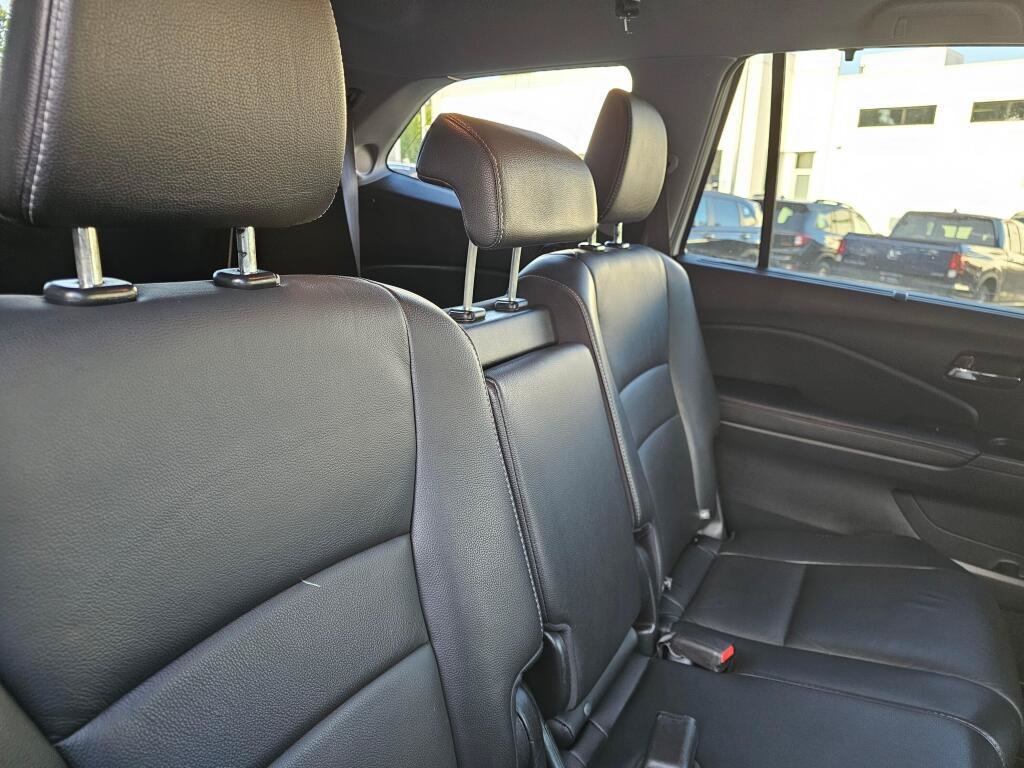 Certified 2018 Honda Pilot Touring image 14