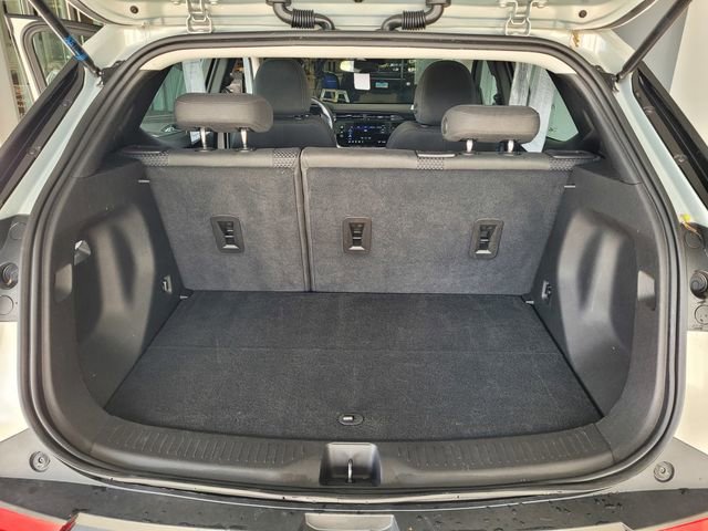 Used 2023 Chevrolet Bolt EUV LT w/ Driver Confidence Package image 26