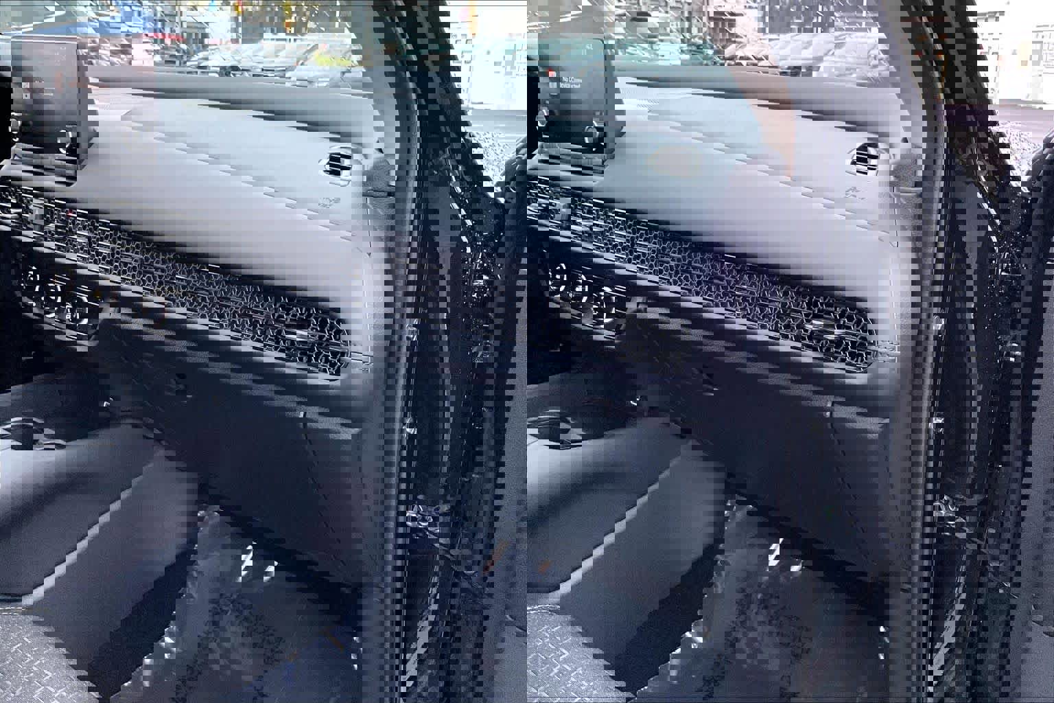 Used 2025 Honda HR-V LX image 17