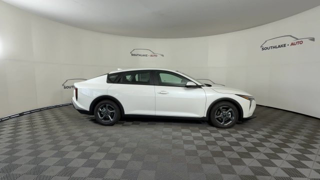 New 2026 Kia K4 FWD image 9