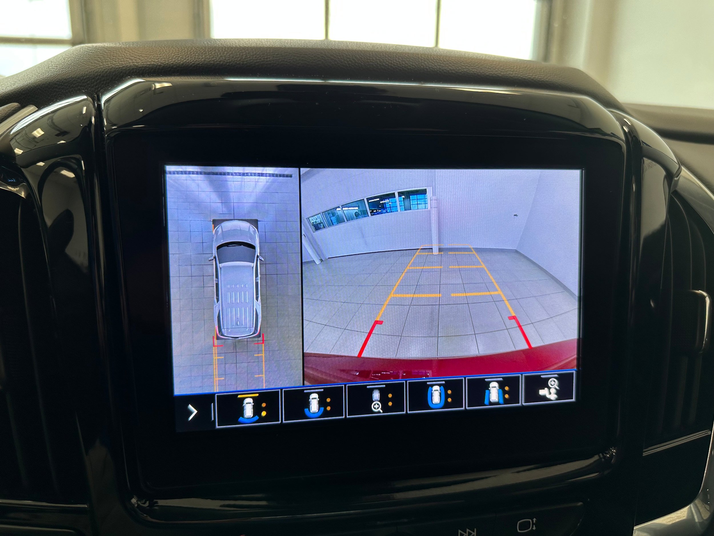 Used 2021 Chevrolet Traverse Premier image 21
