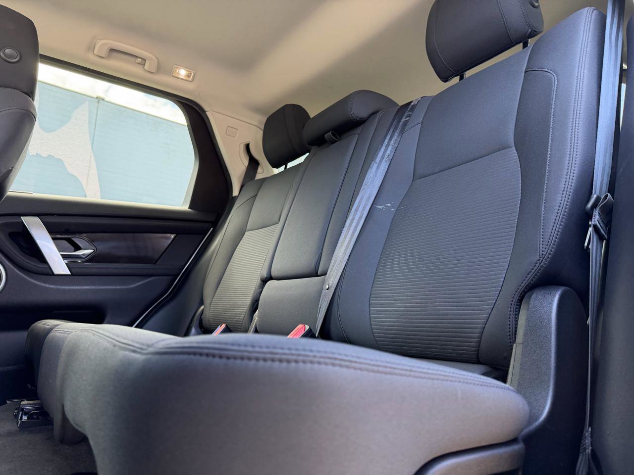 Used 2020 Land Rover Discovery Sport image 9