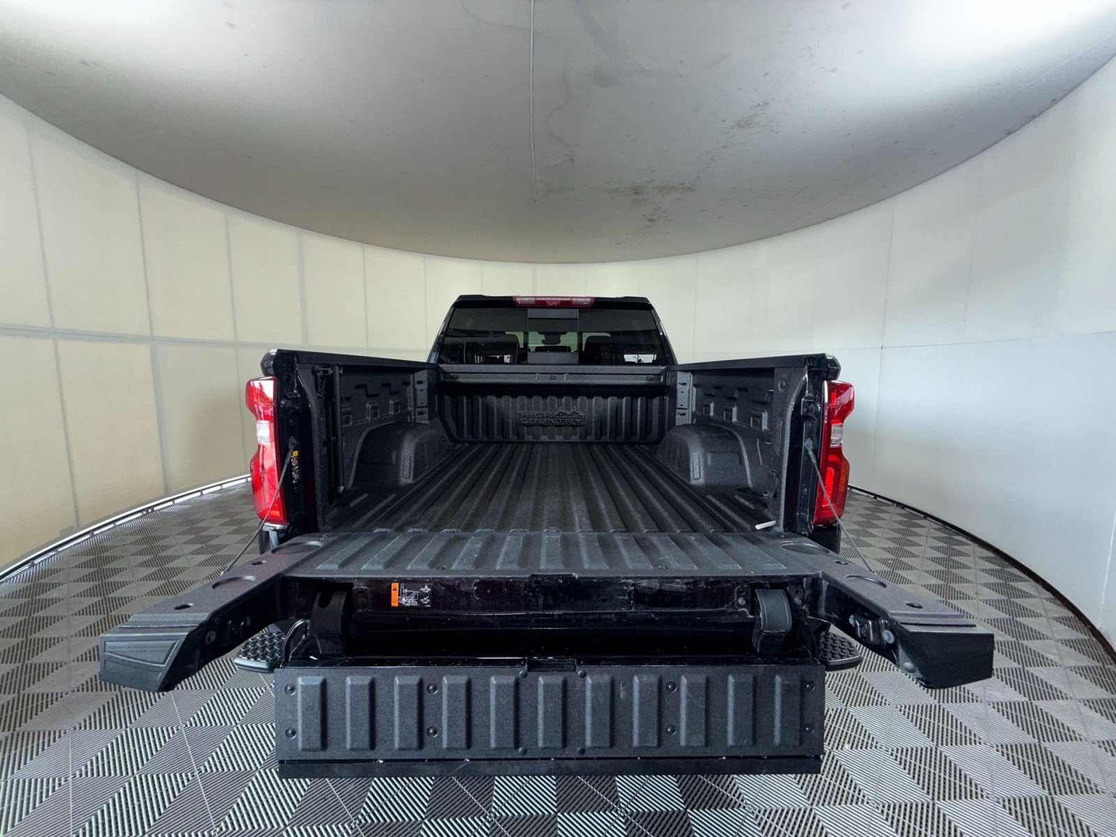 Used 2024 Chevrolet Silverado 1500 High Country AWD/4WD image 26