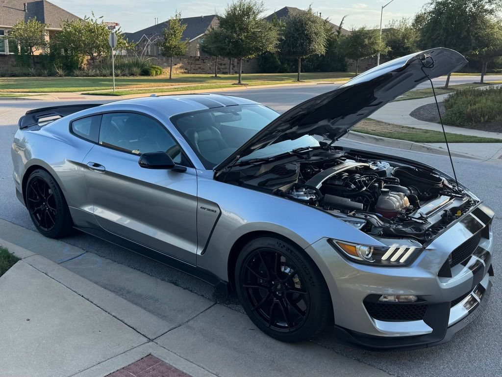 Used 2020 Ford Mustang Shelby GT350 w/ Technology Package RWD image 7