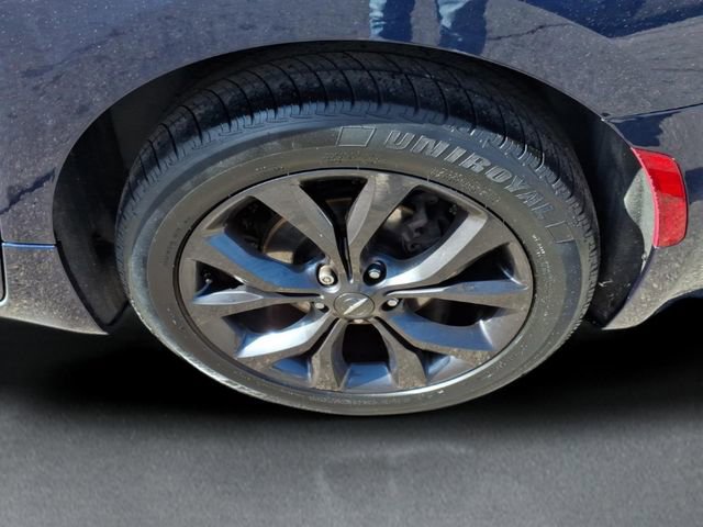 Used 2019 Chrysler Pacifica Touring-L Plus w/ Advanced Safetytec Group FWD image 7