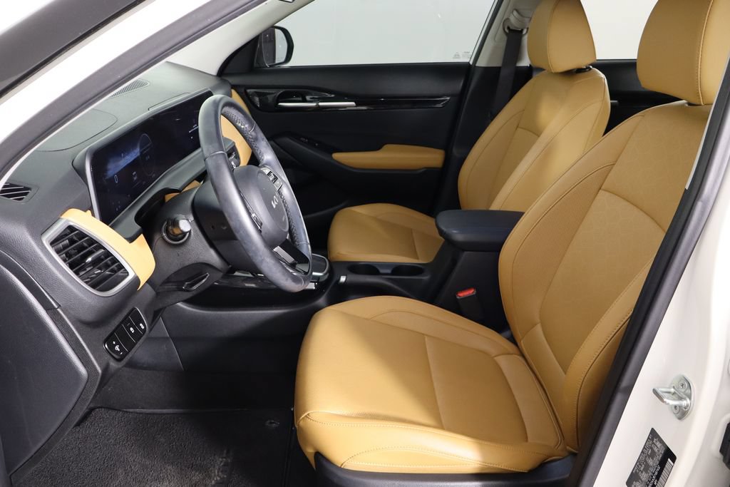 Used 2024 Kia Seltos EX FWD image 14