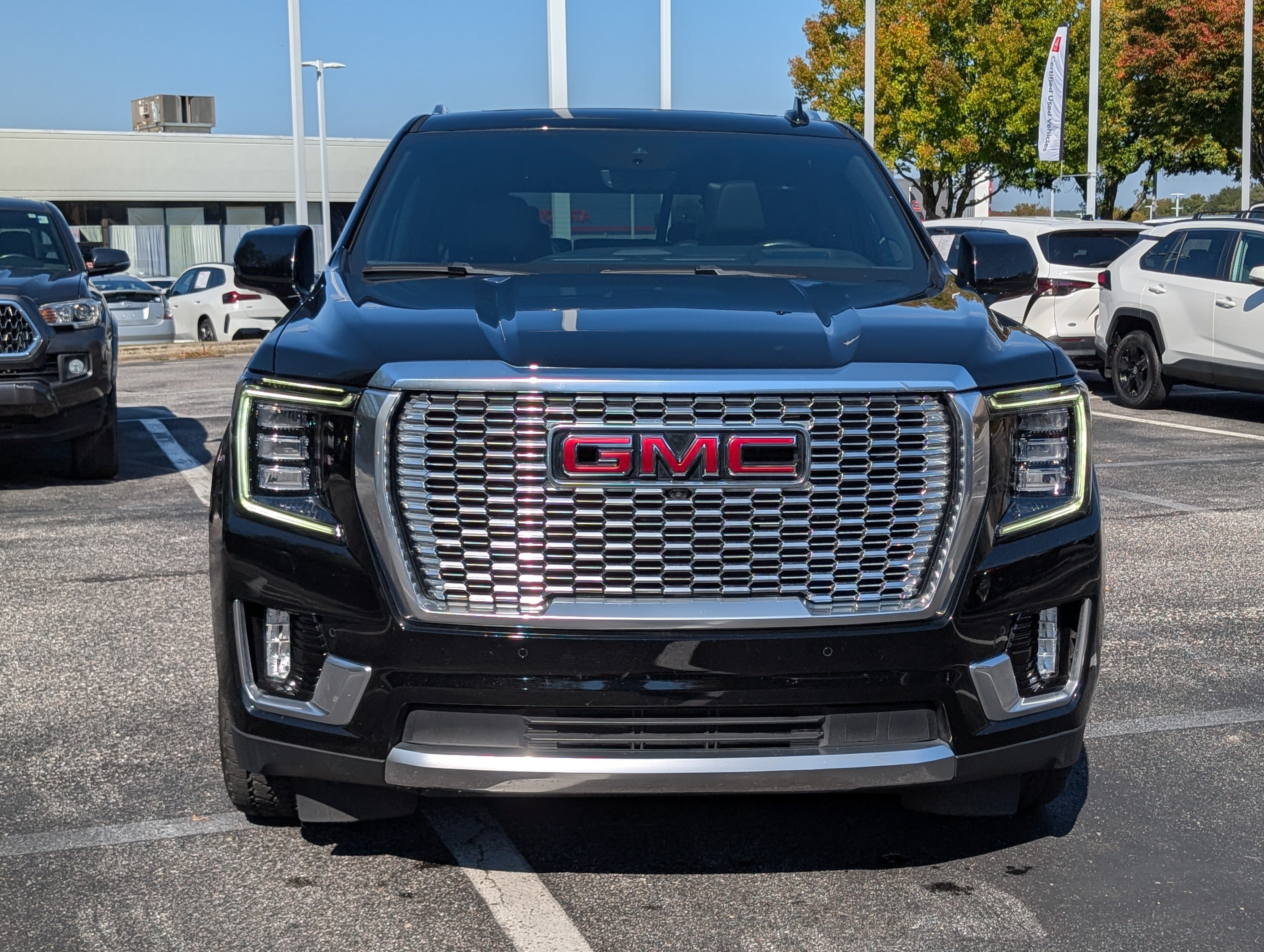Used 2023 GMC Yukon Denali w/ Denali Reserve Package AWD/4WD image 7