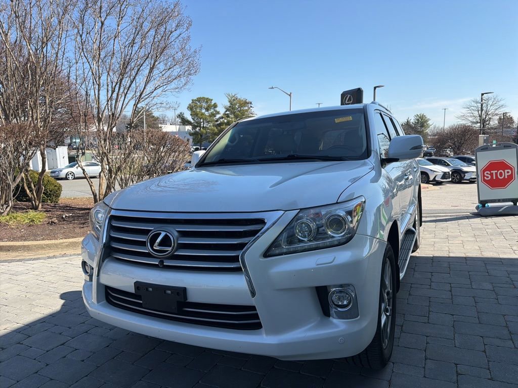 Used 2015 Lexus LX 570 4WD w/ Luxury Package image 30