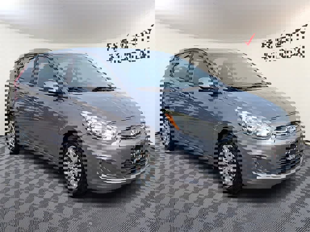 Used 2017 Hyundai Accent SE image 3