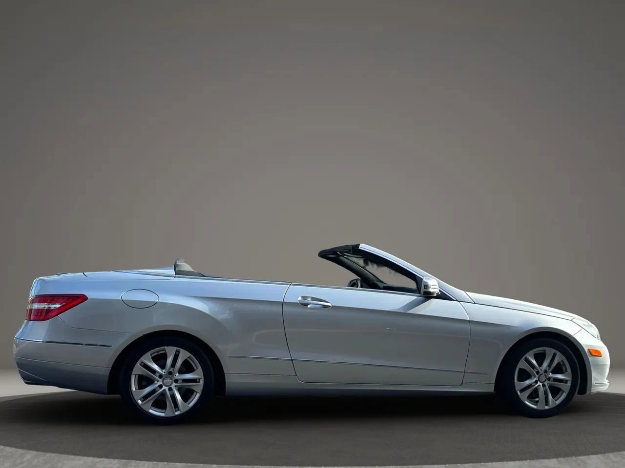 Used 2011 Mercedes-Benz E 350 Cabriolet image 16