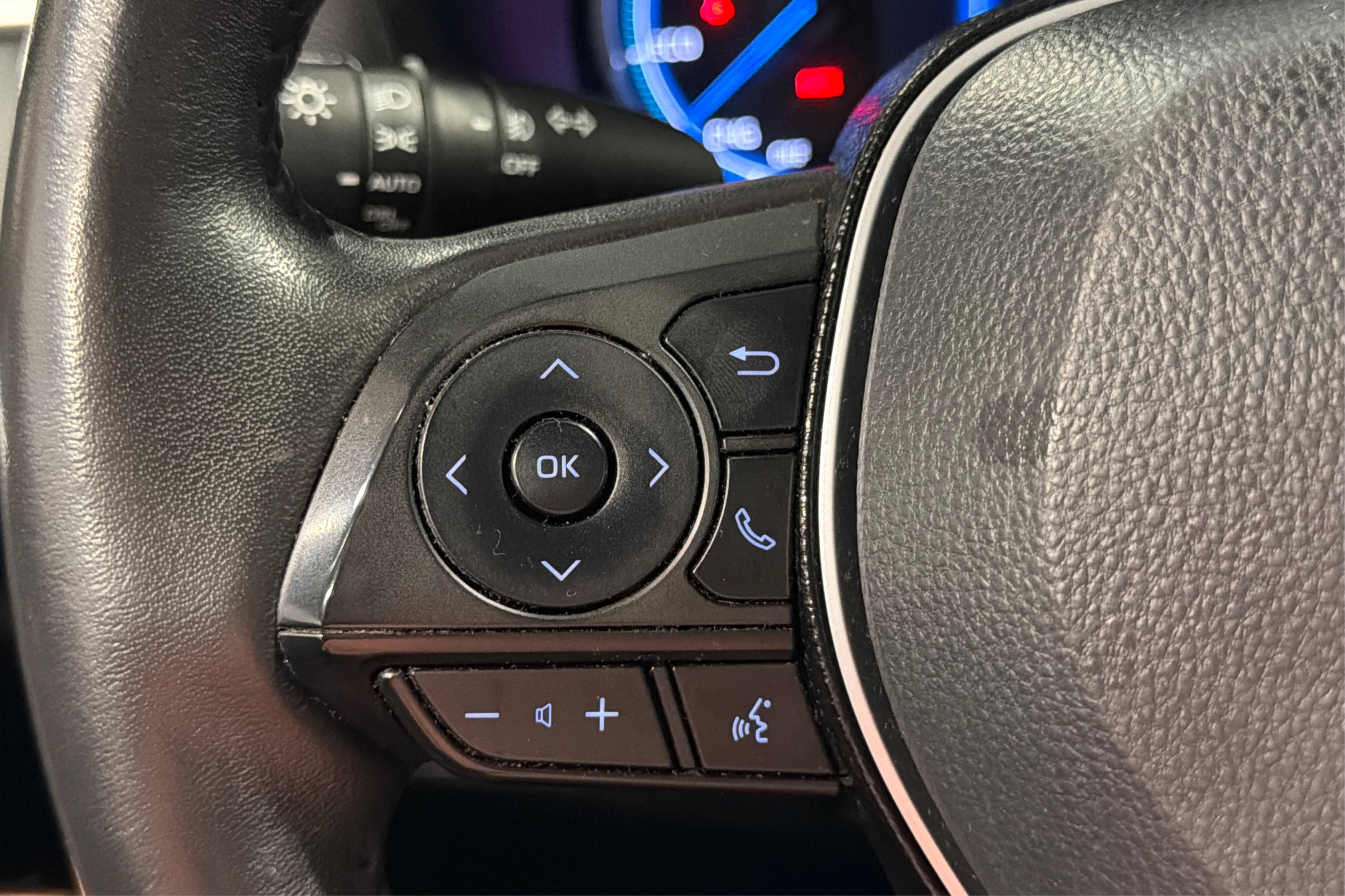 Used 2021 Toyota RAV4 XSE AWD/4WD image 23
