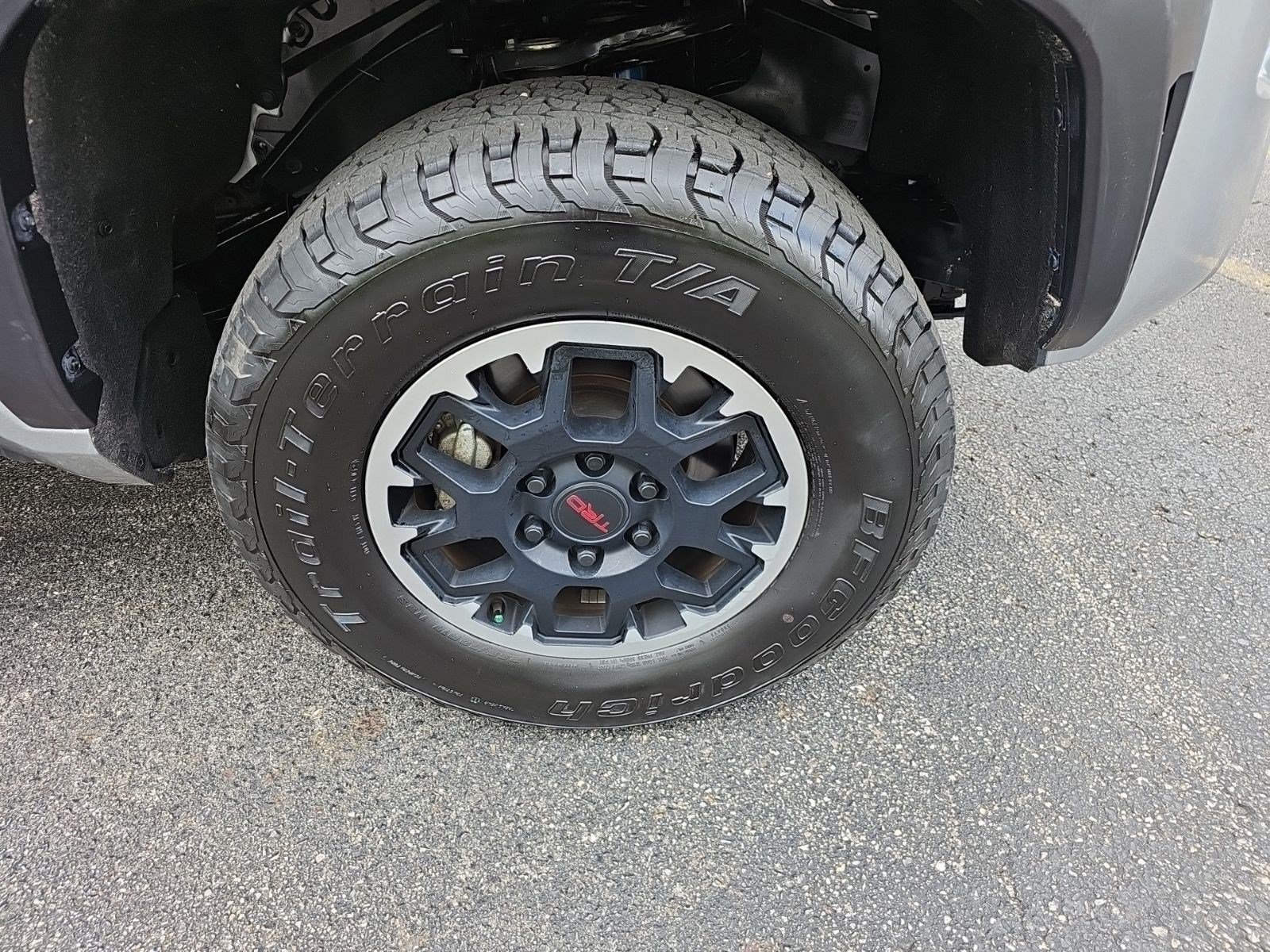 Used 2024 Toyota Tacoma TRD Off-Road AWD/4WD image 10