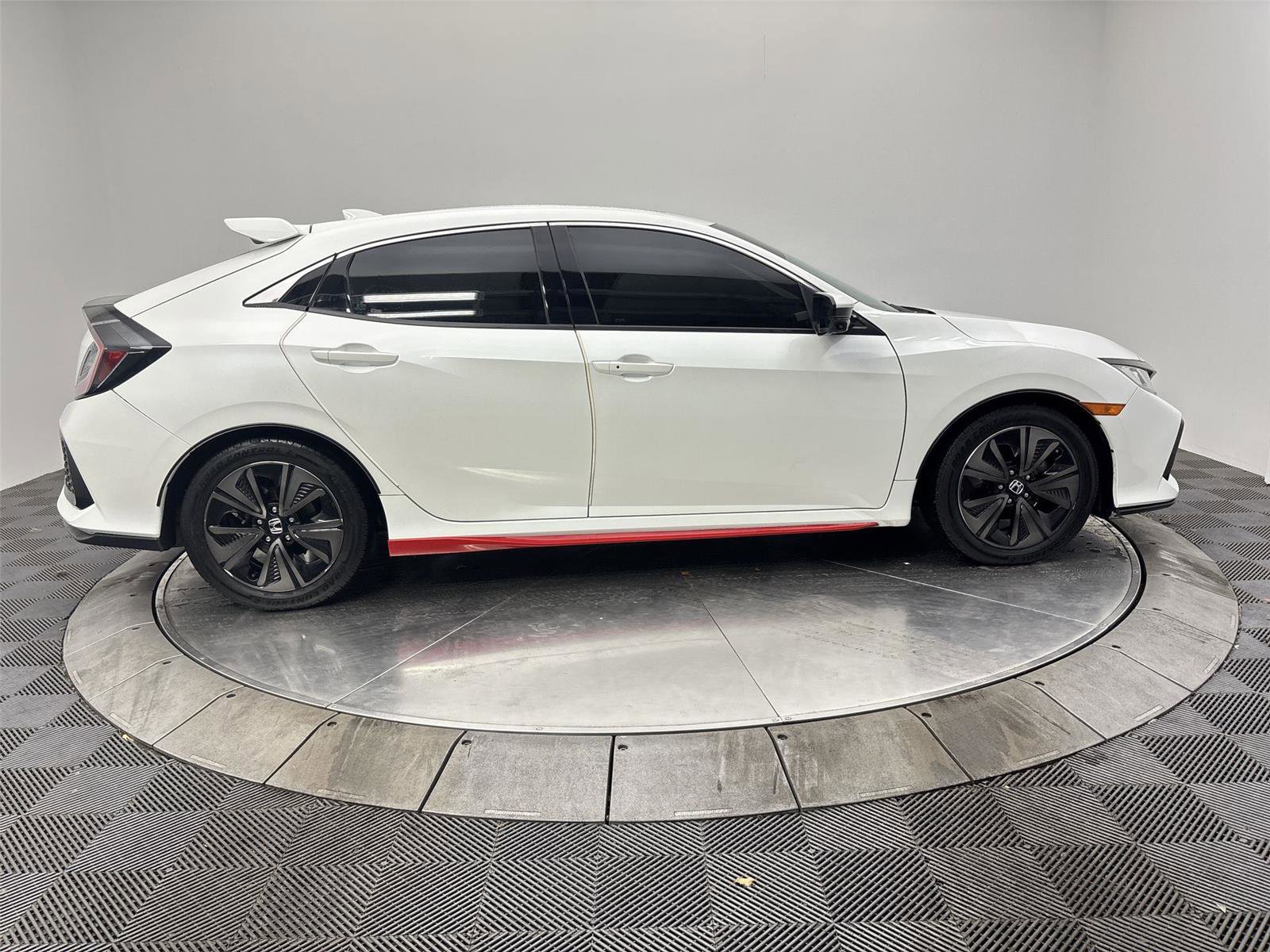 Used 2018 Honda Civic EX image 17