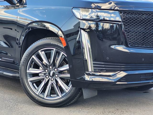 Used 2023 Cadillac Escalade ESV Sport AWD/4WD image 3