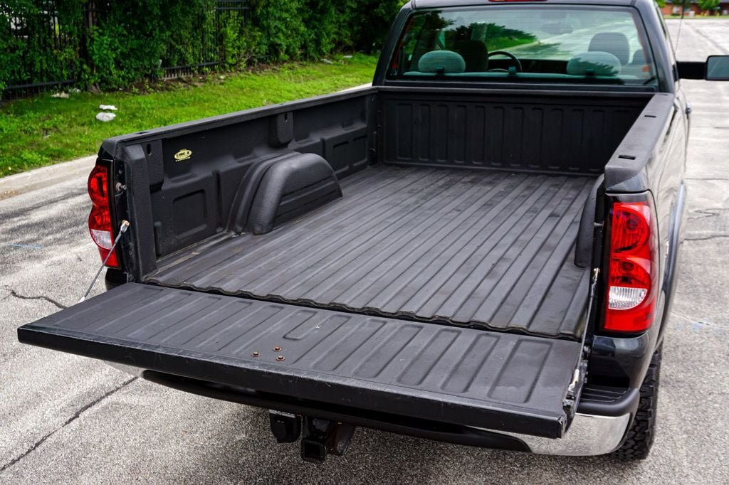 Used 2004 Chevrolet Silverado 2500 LS AWD/4WD image 33