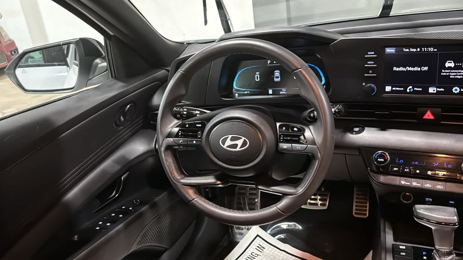 Used 2025 Hyundai Elantra Sport FWD image 22