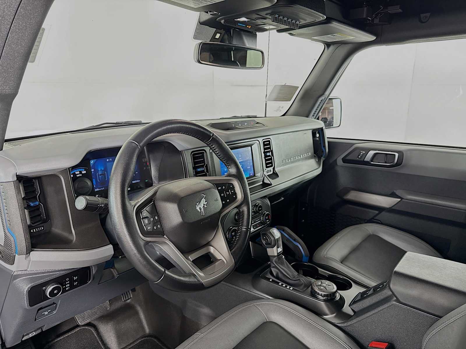 Used 2023 Ford Bronco Black Diamond AWD/4WD image 9