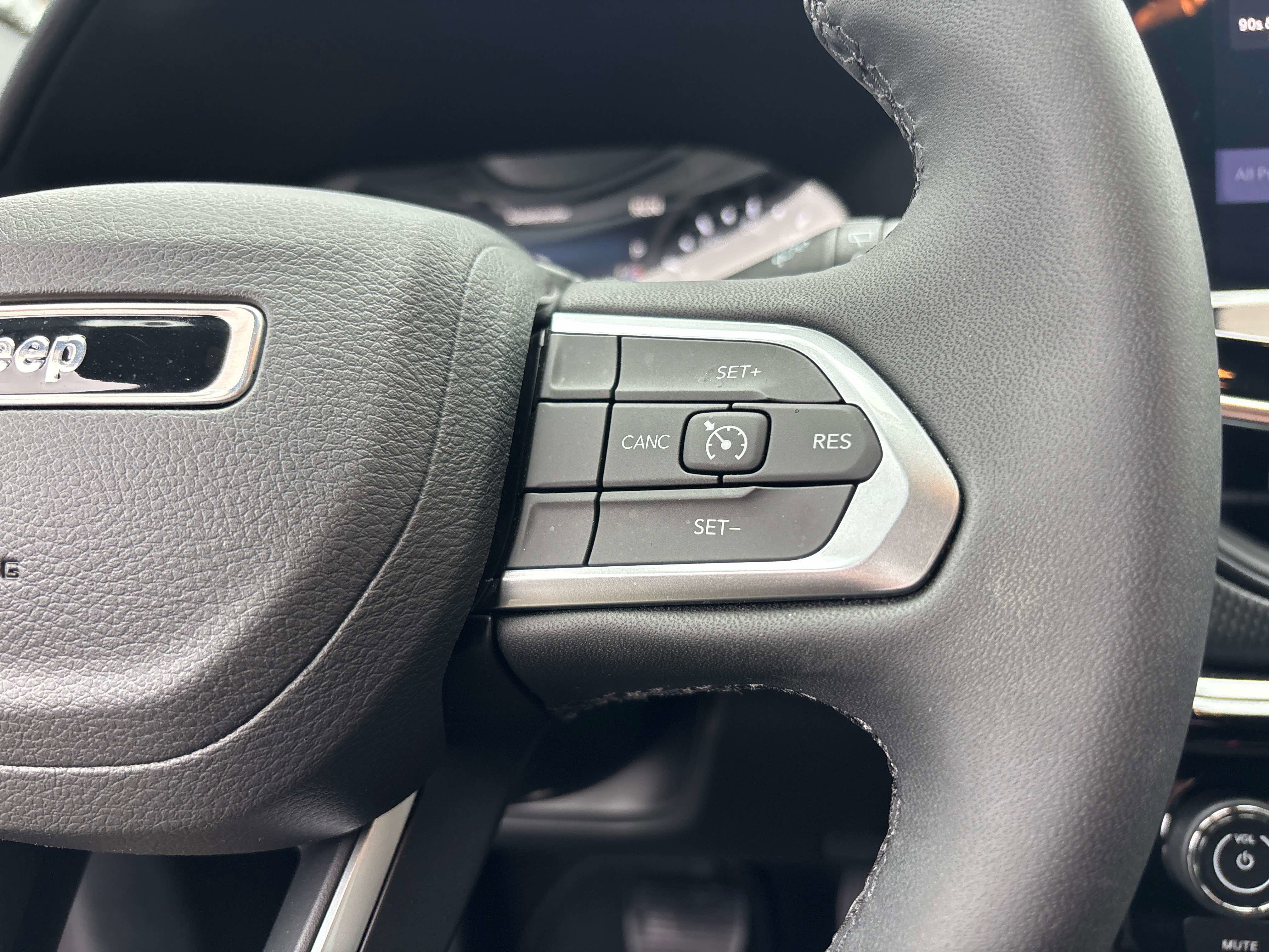 Used 2024 Jeep Compass Latitude w/ Convenience Group image 14