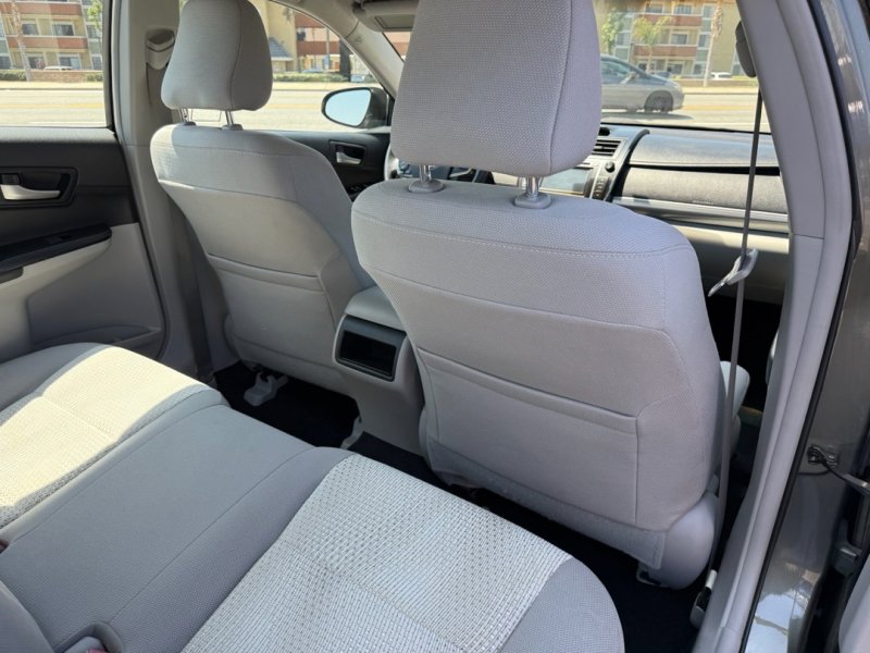 Used 2012 Toyota Camry LE FWD image 23