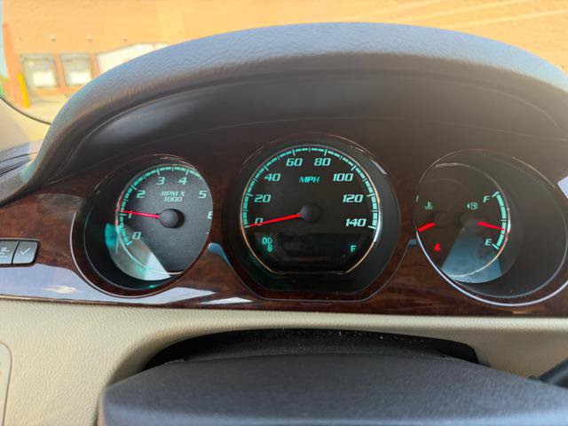 Used 2011 Buick Lucerne CXL FWD image 45