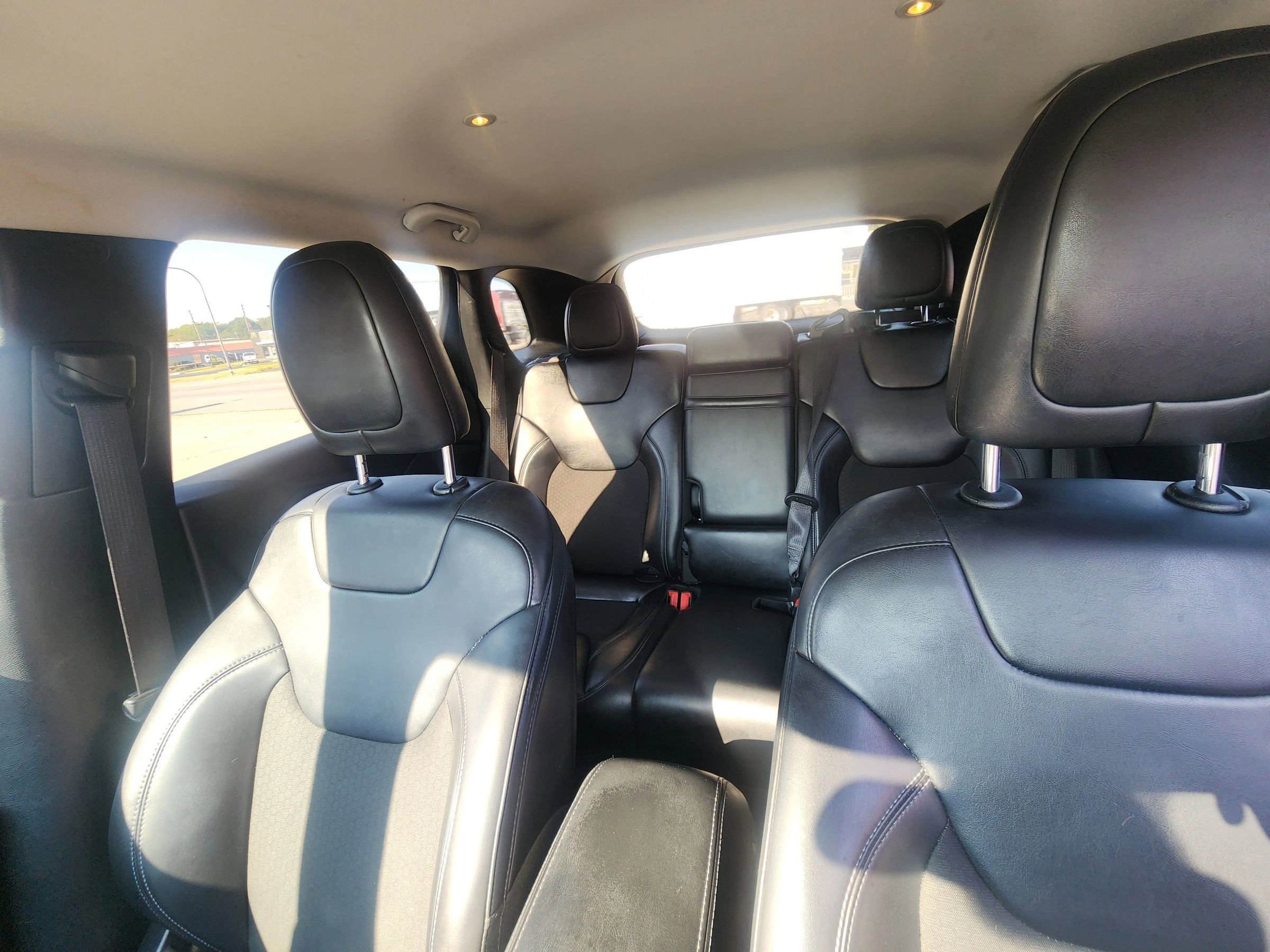 Used 2019 Jeep Cherokee Latitude Plus image 14