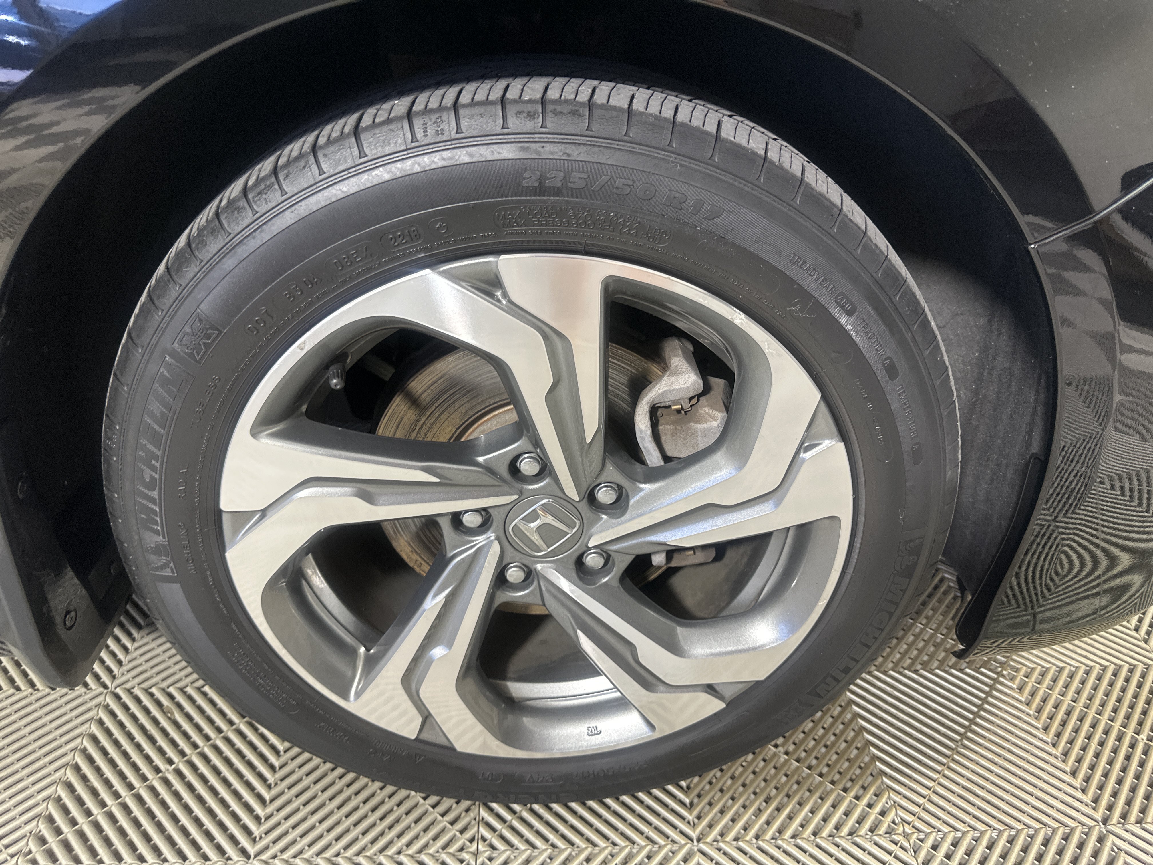 Used 2018 Honda Accord EX image 25