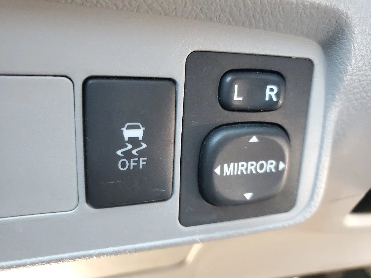 Used 2010 Toyota Corolla LE image 32