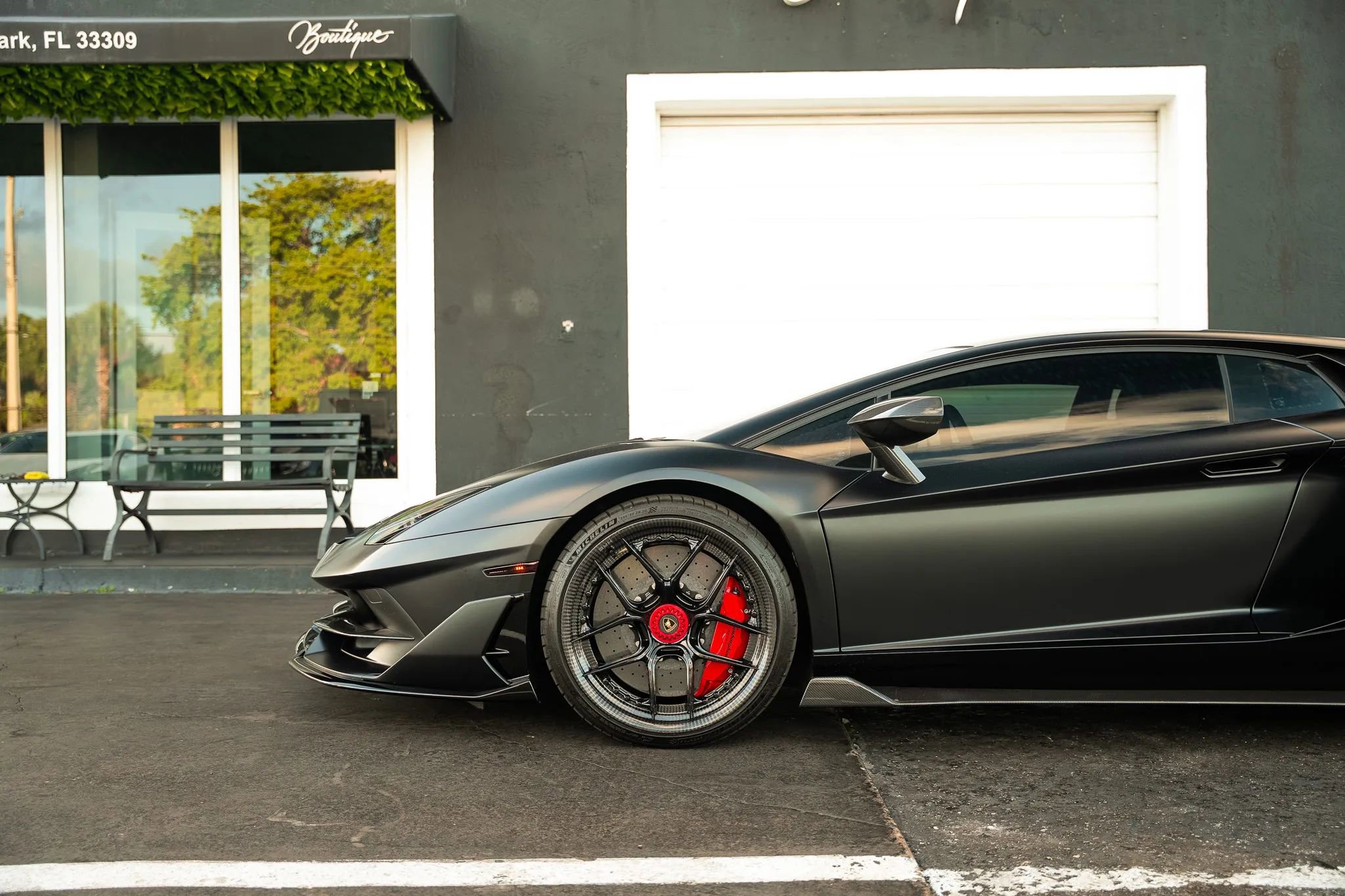 Used 2019 Lamborghini Aventador SVJ AWD/4WD image 9