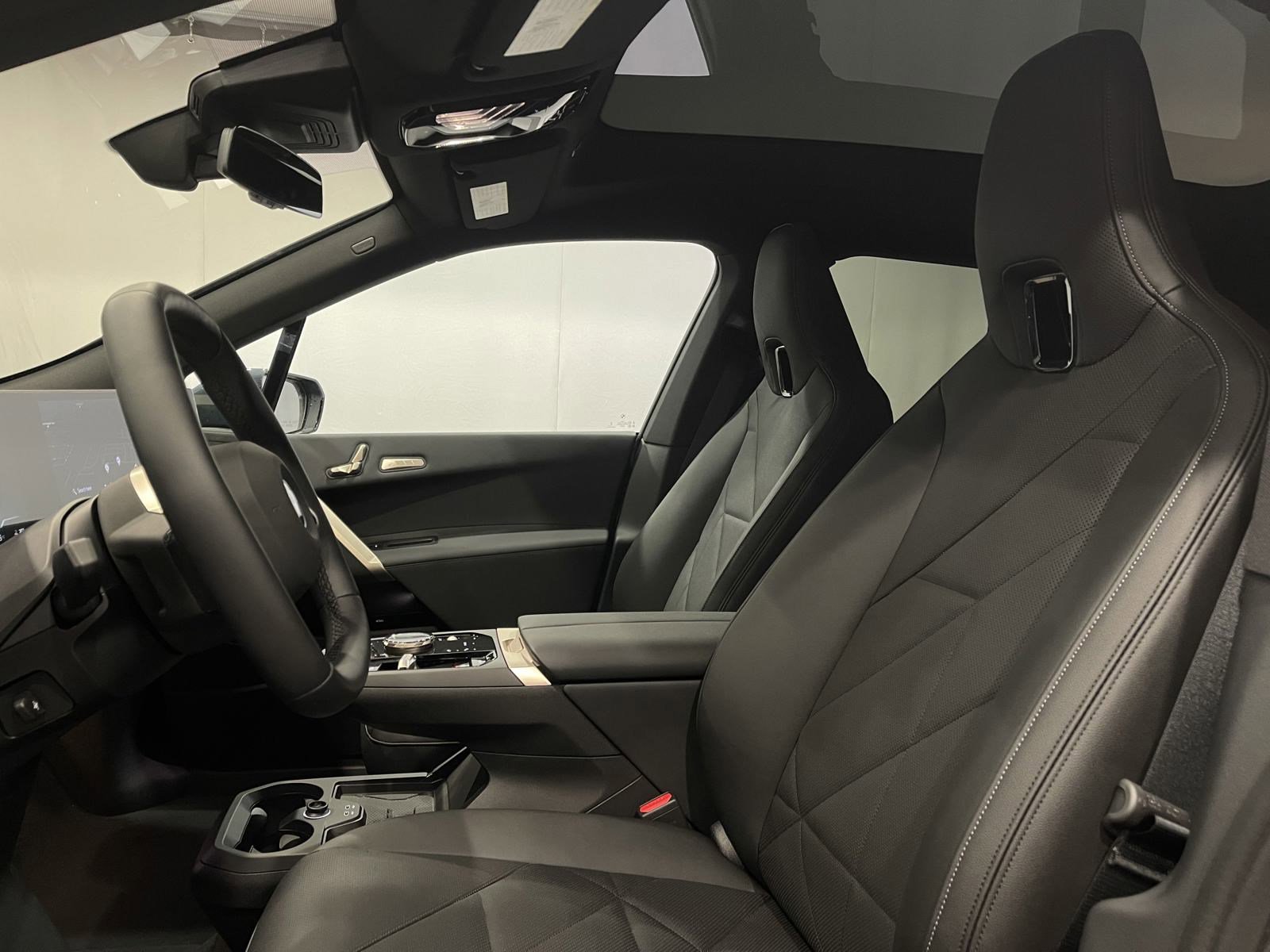 Certified 2025 BMW iX xDrive50 w/ Premium Package image 8