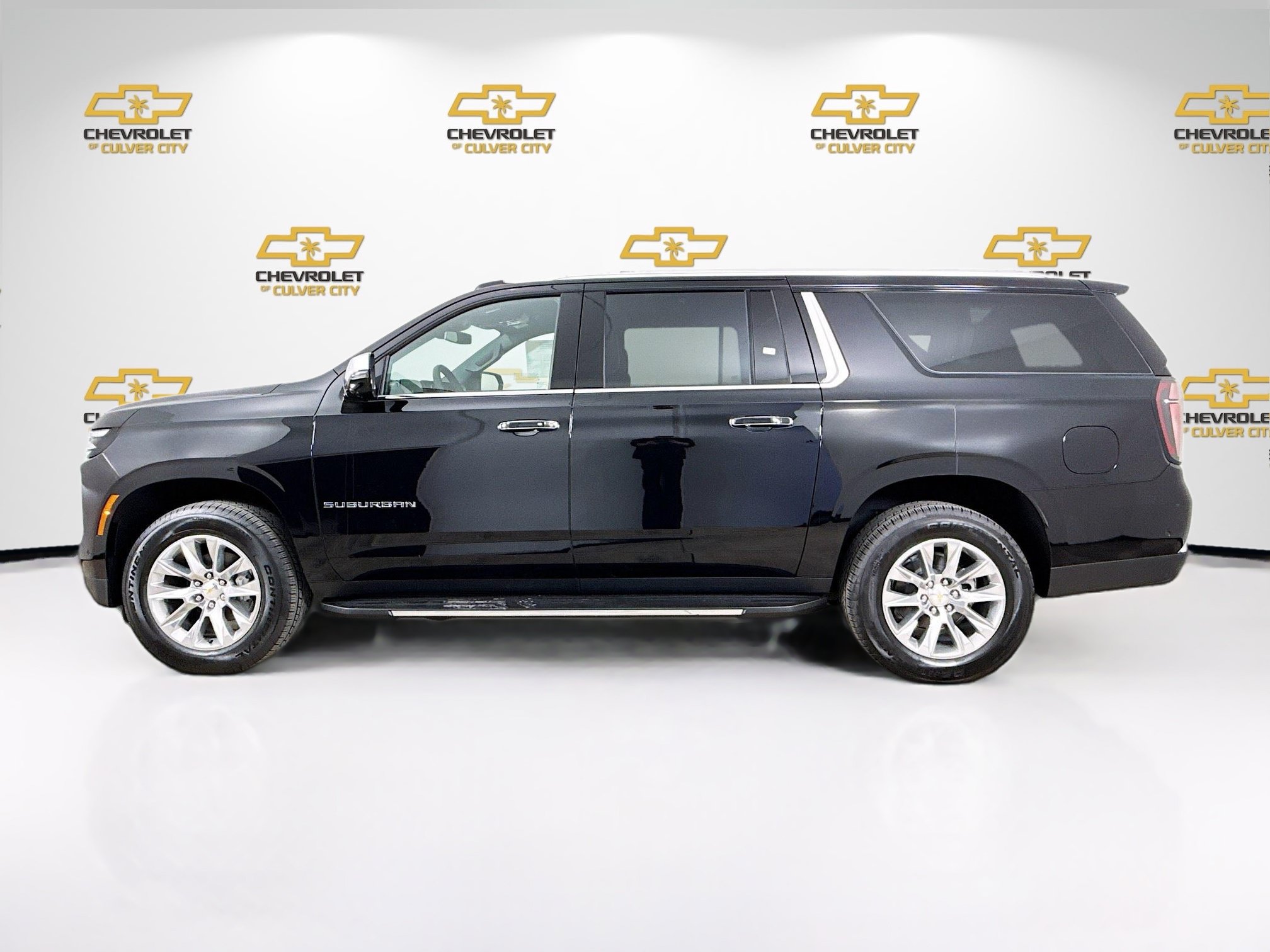 New 2026 Chevrolet Suburban Premier RWD image 5