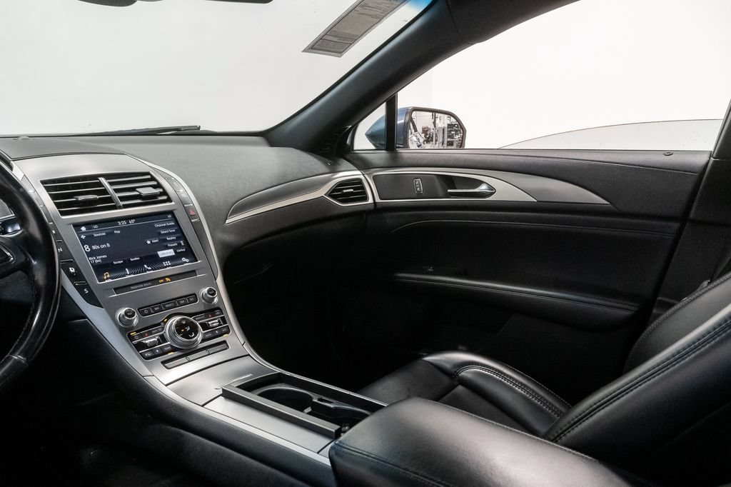 Used 2019 Lincoln MKZ Premiere FWD image 11