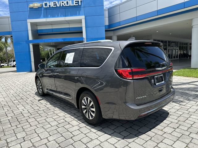 Used 2021 Chrysler Pacifica Limited w/ Uconnect Theater Family Group FWD image 38