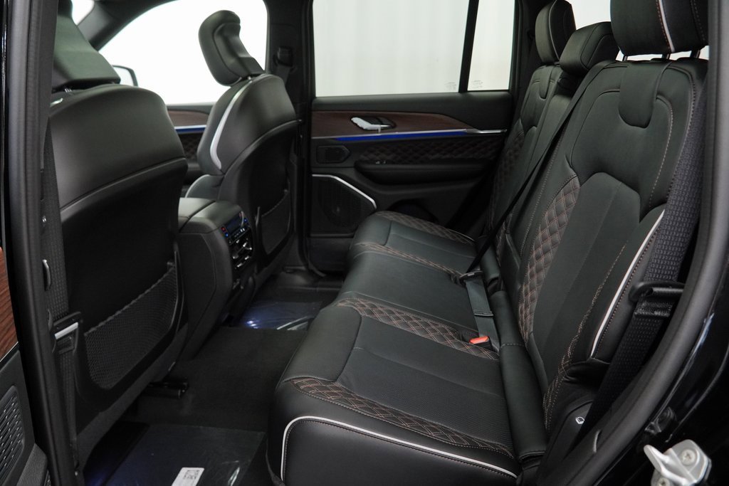New 2025 Jeep Grand Cherokee Summit w/ Obsidian Package image 17