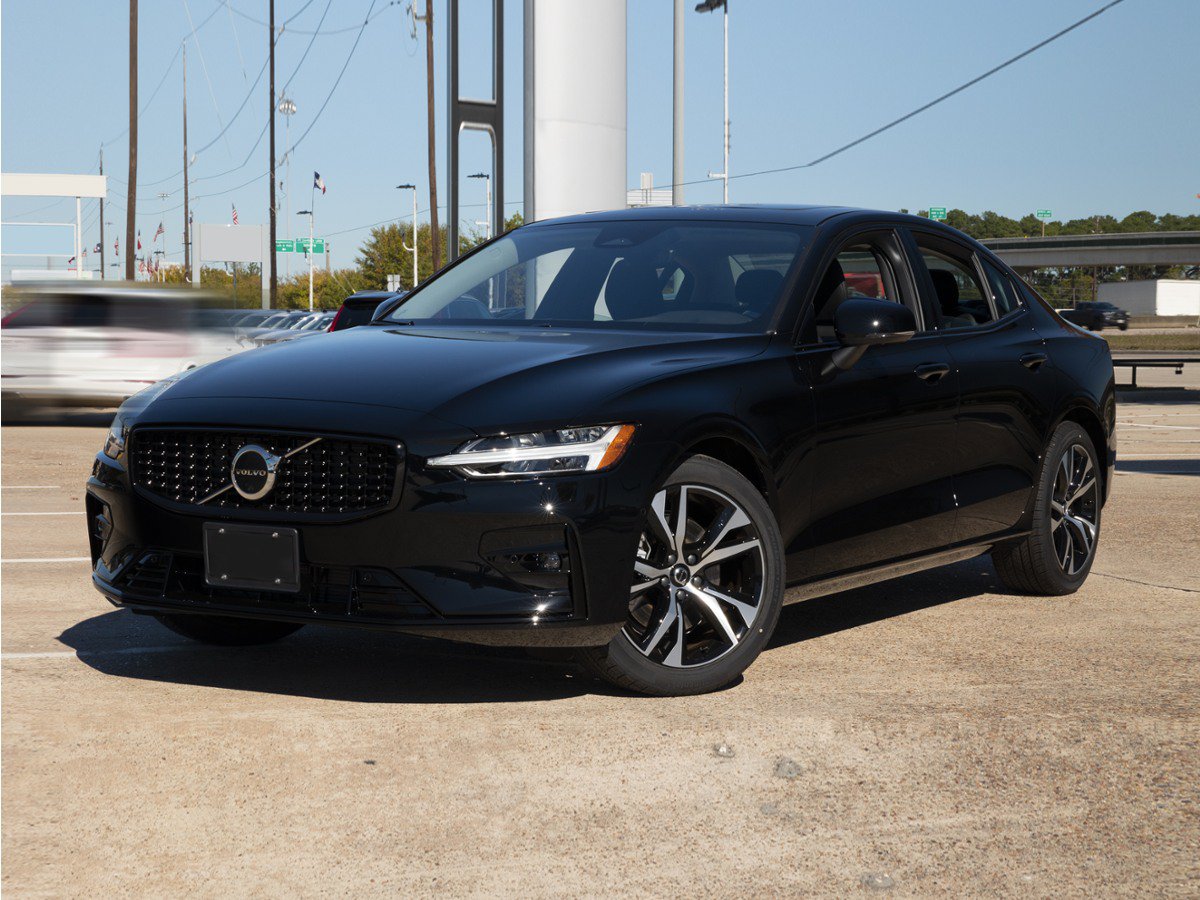 Used 2025 Volvo S60 B5 Core AWD/4WD image 1