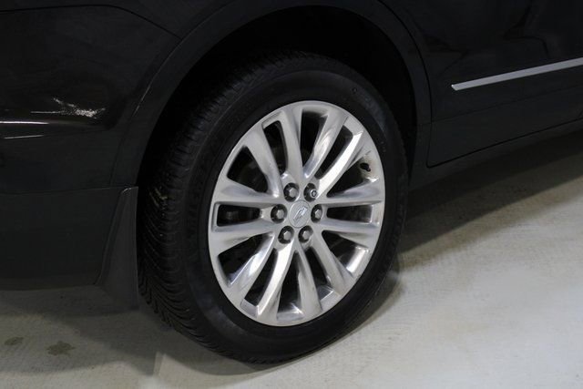 Used 2017 Cadillac XT5 Platinum image 28