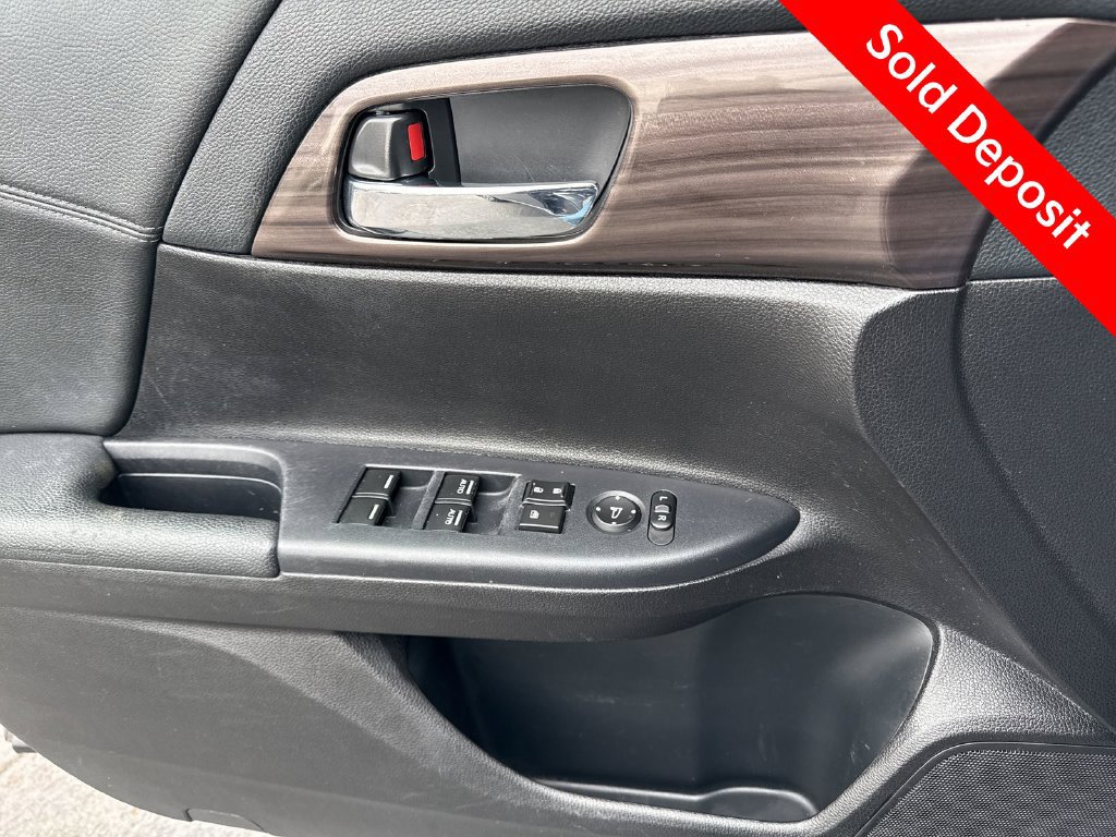 Used 2017 Honda Accord EX image 19