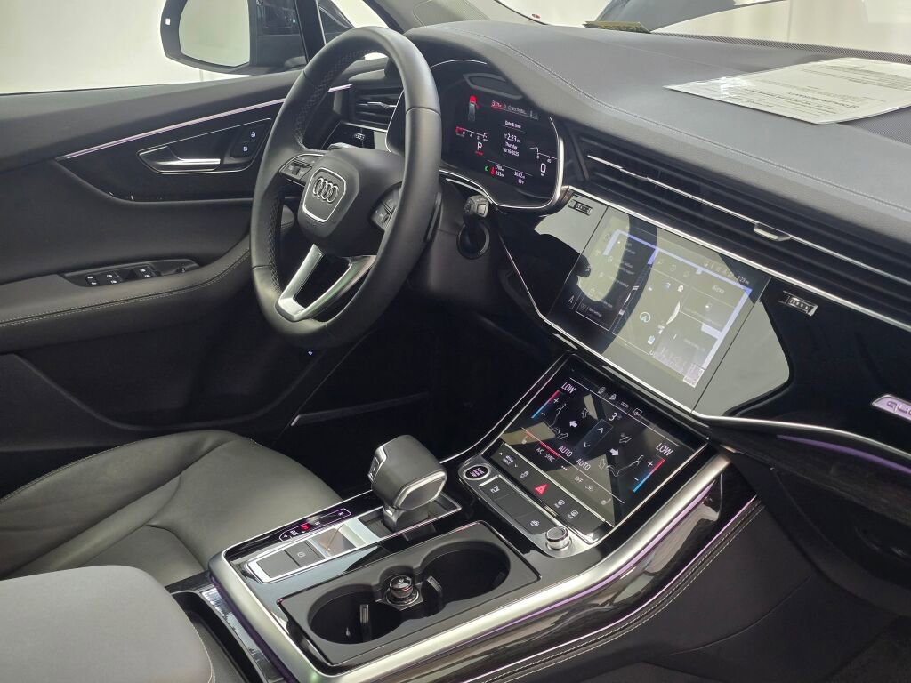 Certified 2025 Audi Q7 3.0T Premium Plus image 29